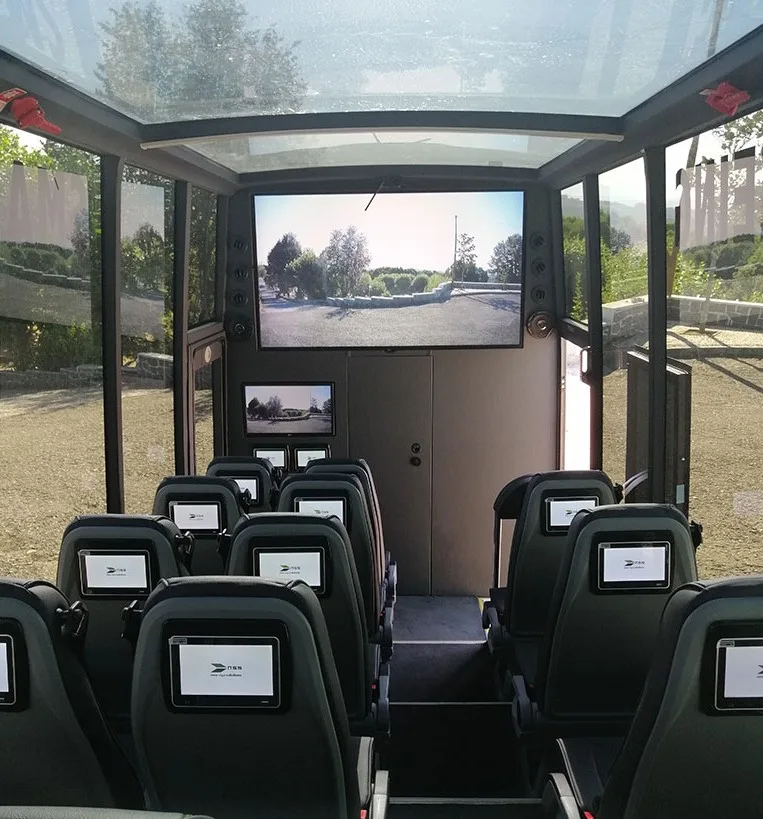 Sightseeing Bus — interior com videoconferência